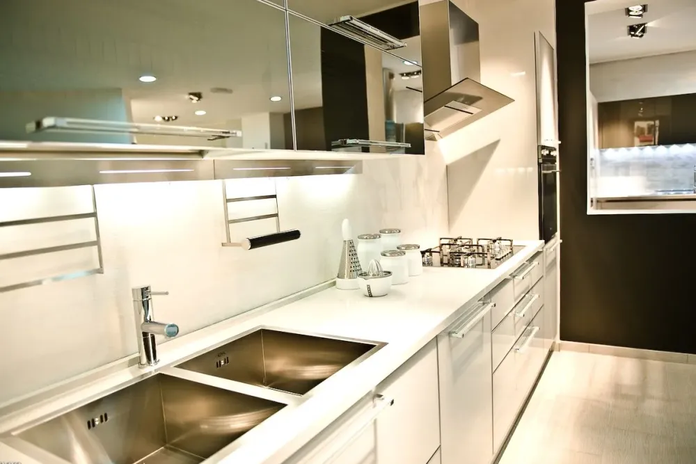Cucina moderna lineare Diamante a prezzo ribassato^Veneta Cucine Outlet