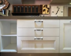 Hot Cucina Nuovi mondi cucine Cucina shabby white con penisola in offerta  OFFERTA OUTLET sconto 66% Cucine Con Penisola