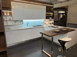 Cucina Oyster con penisola con un ribasso imperdibile^Veneta Cucine Clearance