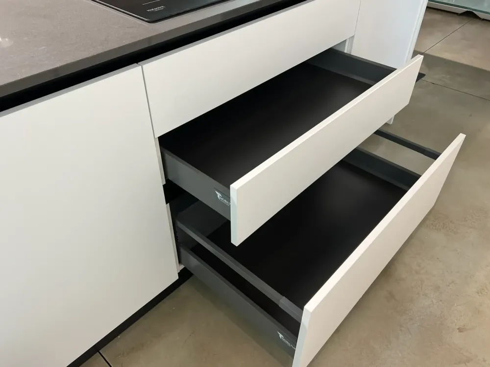 Sale Cucina pop moderna bianca con isola scontata 61% Cucine Ad Isola|Cucine Moderne