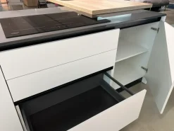 Sale Cucina pop moderna bianca con isola scontata 61% Cucine Ad Isola|Cucine Moderne