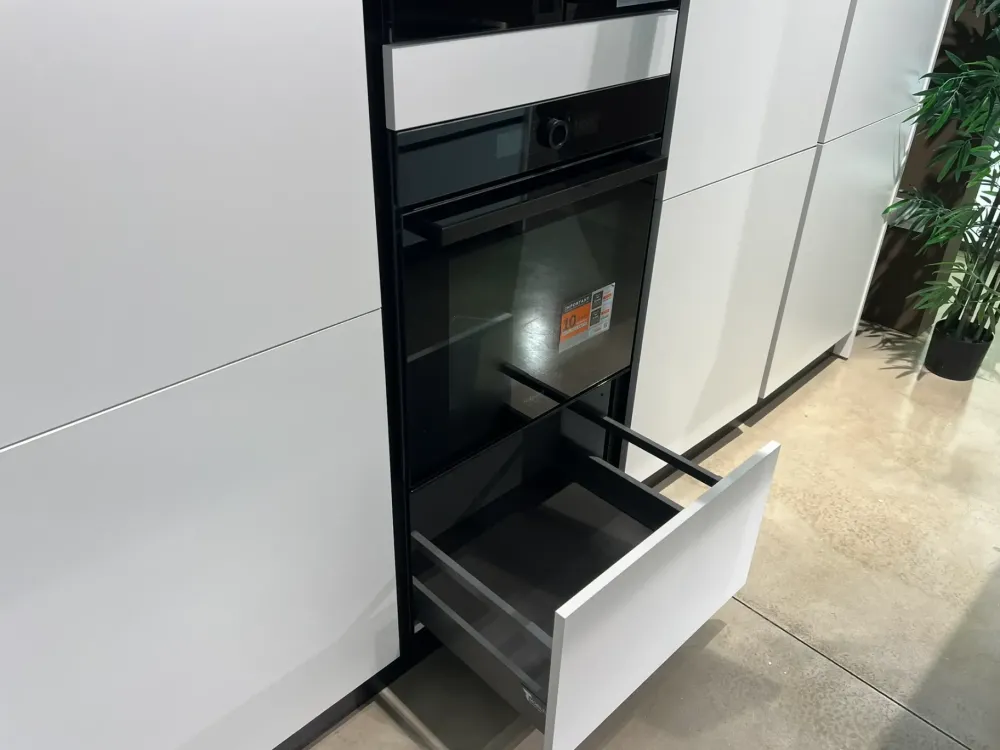 Sale Cucina pop moderna bianca con isola scontata 61% Cucine Ad Isola|Cucine Moderne