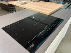 Sale Cucina pop moderna bianca con isola scontata 61% Cucine Ad Isola|Cucine Moderne