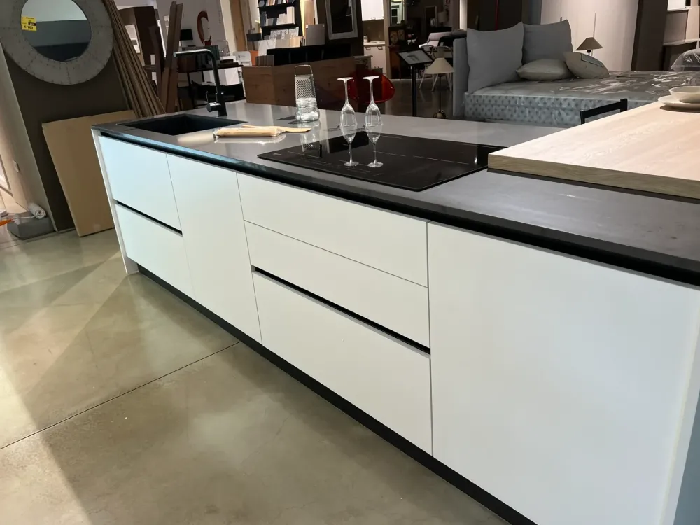 Sale Cucina pop moderna bianca con isola scontata 61% Cucine Ad Isola|Cucine Moderne