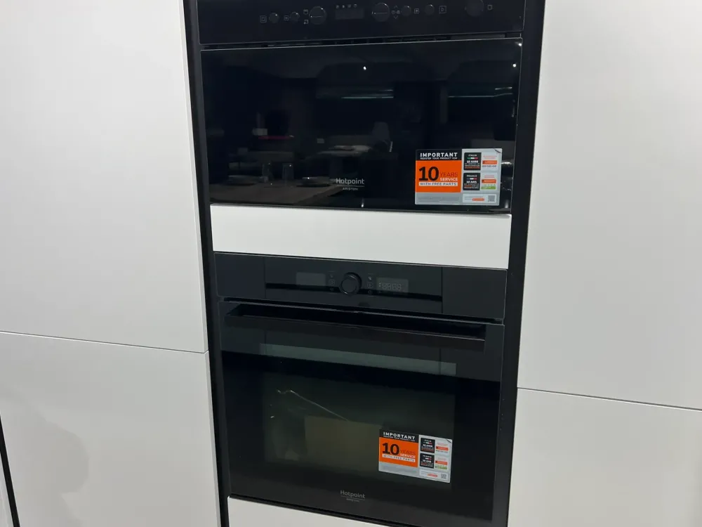 Sale Cucina pop moderna bianca con isola scontata 61% Cucine Ad Isola|Cucine Moderne