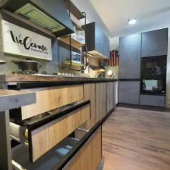 Collezione esclusiva Cucina rovere chiaro industriale con penisola Cucina industrial colonne e piano snack  - Cucine Con Penisola