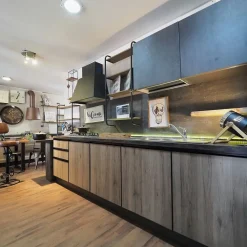 Collezione esclusiva Cucina rovere chiaro industriale con penisola Cucina industrial colonne e piano snack  - Cucine Con Penisola