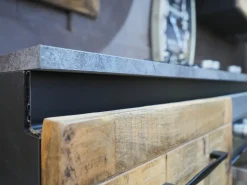 Outlet Cucina rovere chiaro industriale lineare Cucina industriale  vintage in legno e ferro  offerta unica in offerta Cucine Lineari