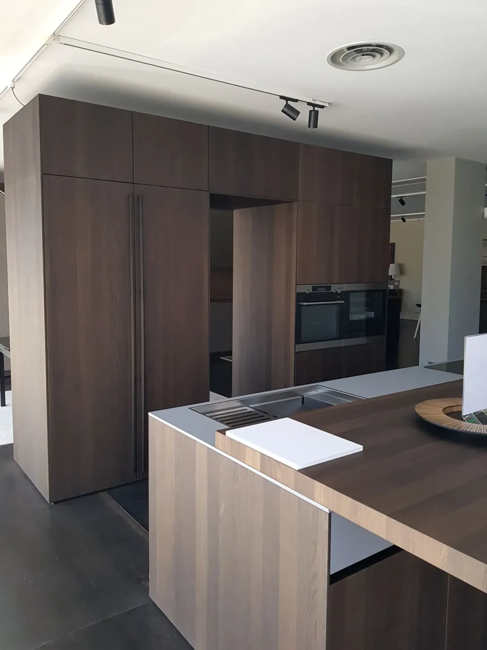 Copat cucine Cucina rovere moro moderna con isola 4.1 a soli 39000 Euro- Cucine Ad Isola|Cucine Moderne