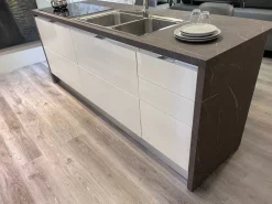 Scavolini Cucina moderna con isola bianca in laccata lucido Scenery- Cucine Ad Isola|Cucine Moderne