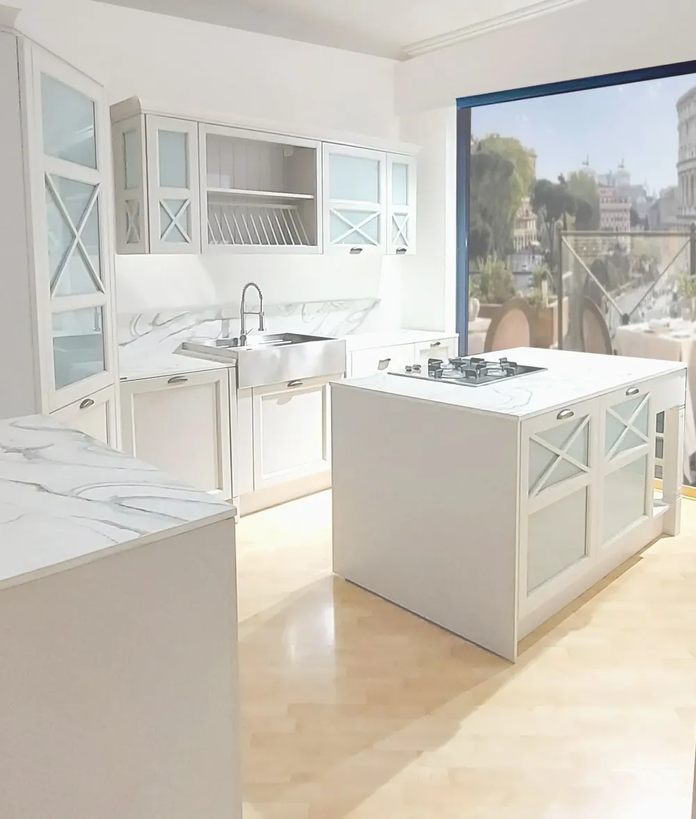 Artigianale Cucina Shabby chic ad angolo a Roma, grigio provenzale, sconto 50%.- Cucine Ad Angolo
