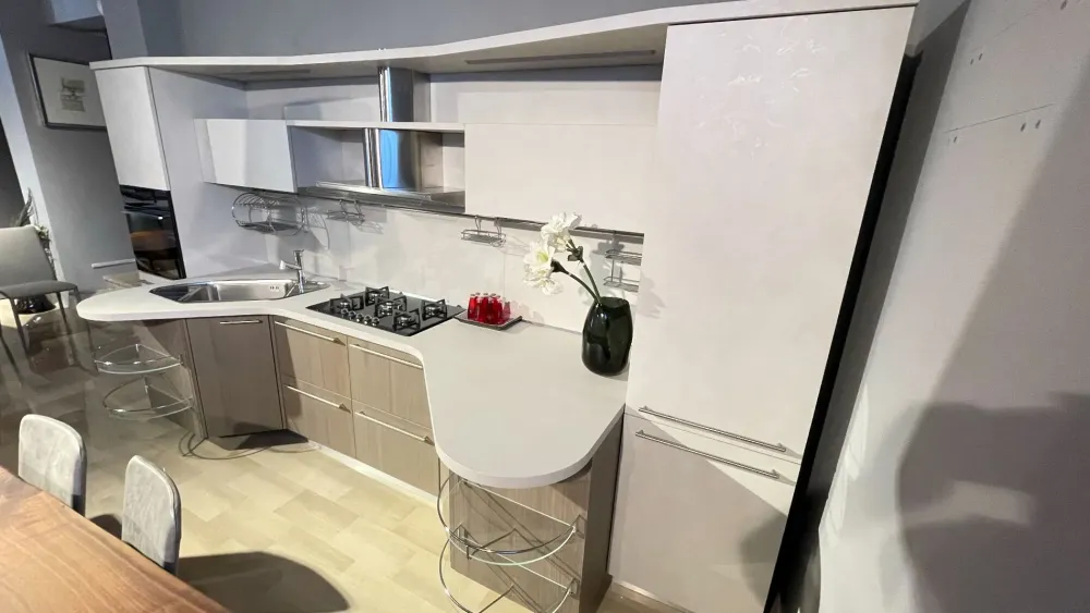 Cucina Skyline moderna grigia lineare scontata 53%^Snaidero New