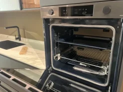 Cucina moderna con isola altri colori in laccata opaco Metropolis^Stosa