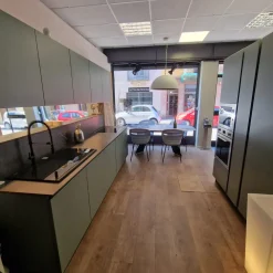 Essebi Cucina Verde di in offerta -34%- Cucine Lineari|Cucine Design