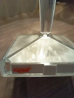 Kartell Da tavolo Battery a prezzo Outlet  approfittane ora!- Lampade Da Tavolo