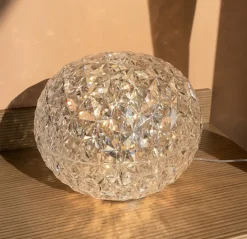 Kartell Da tavolo in altro Planet a prezzo Outlet- Lampade Da Tavolo