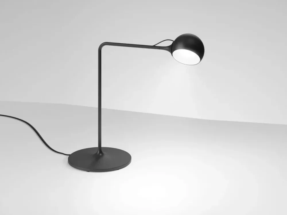 Da tavolo Ixa a prezzo Outlet^Artemide Discount