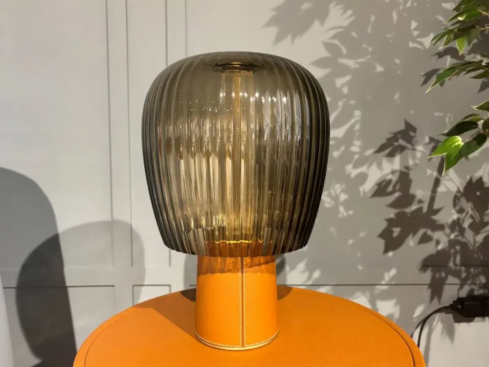 Da tavolo Nymph small a prezzo scontato^Poltrona Frau Outlet