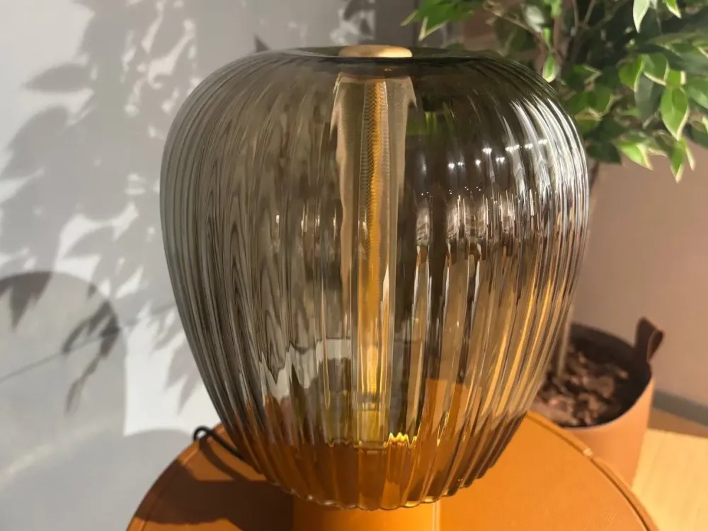 Da tavolo Nymph small a prezzo scontato^Poltrona Frau Outlet