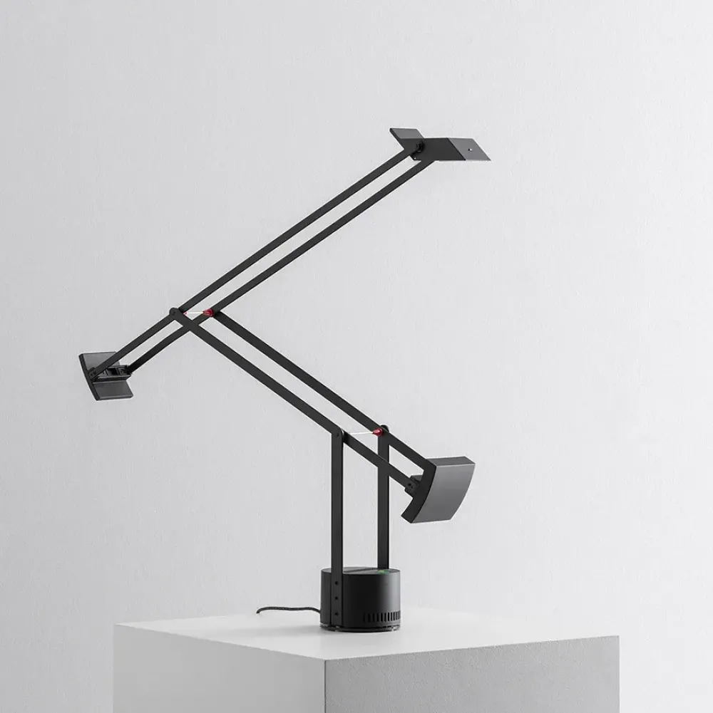 Da tavolo Tizio a prezzo scontato^Artemide Hot