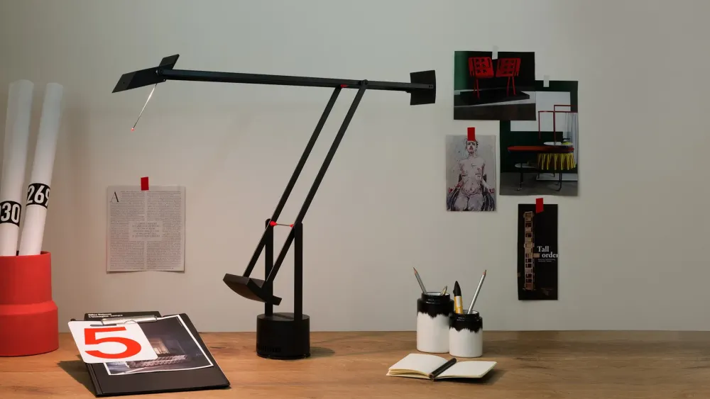 Da tavolo Tizio a prezzo scontato^Artemide Hot