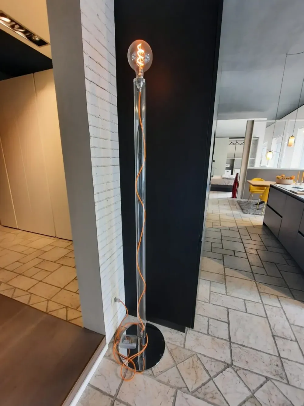 Innova Da terra Brussolo foolight cavo arancio Arancio con forte sconto- Lampade Da Terra