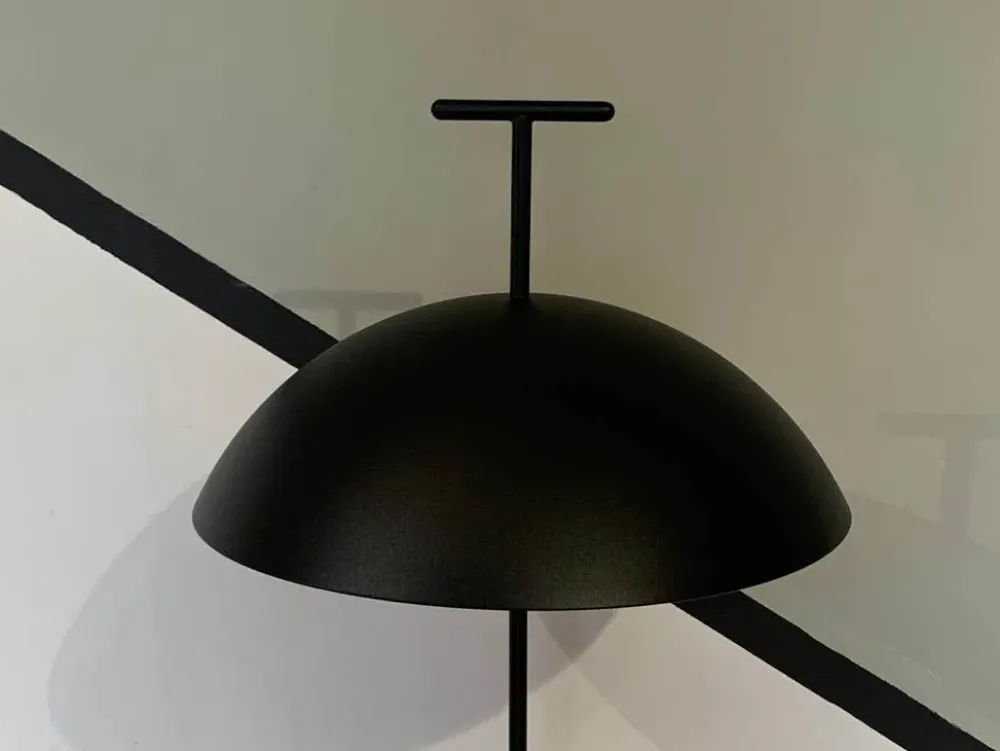 Kartell Da terra Geen-a Nero con forte sconto- Lampade Da Terra