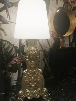 Slide Da terra stile Design Madame of love gold a prezzi outlet- Lampade Da Terra