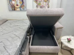 Outlet Divani letto con penisola Sasha di a prezzo ribassato Divani