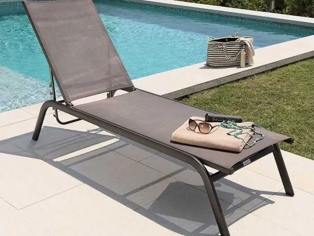 Divani per l'esterno : modello Steep in Offerta Outlet Divani Da Giardino