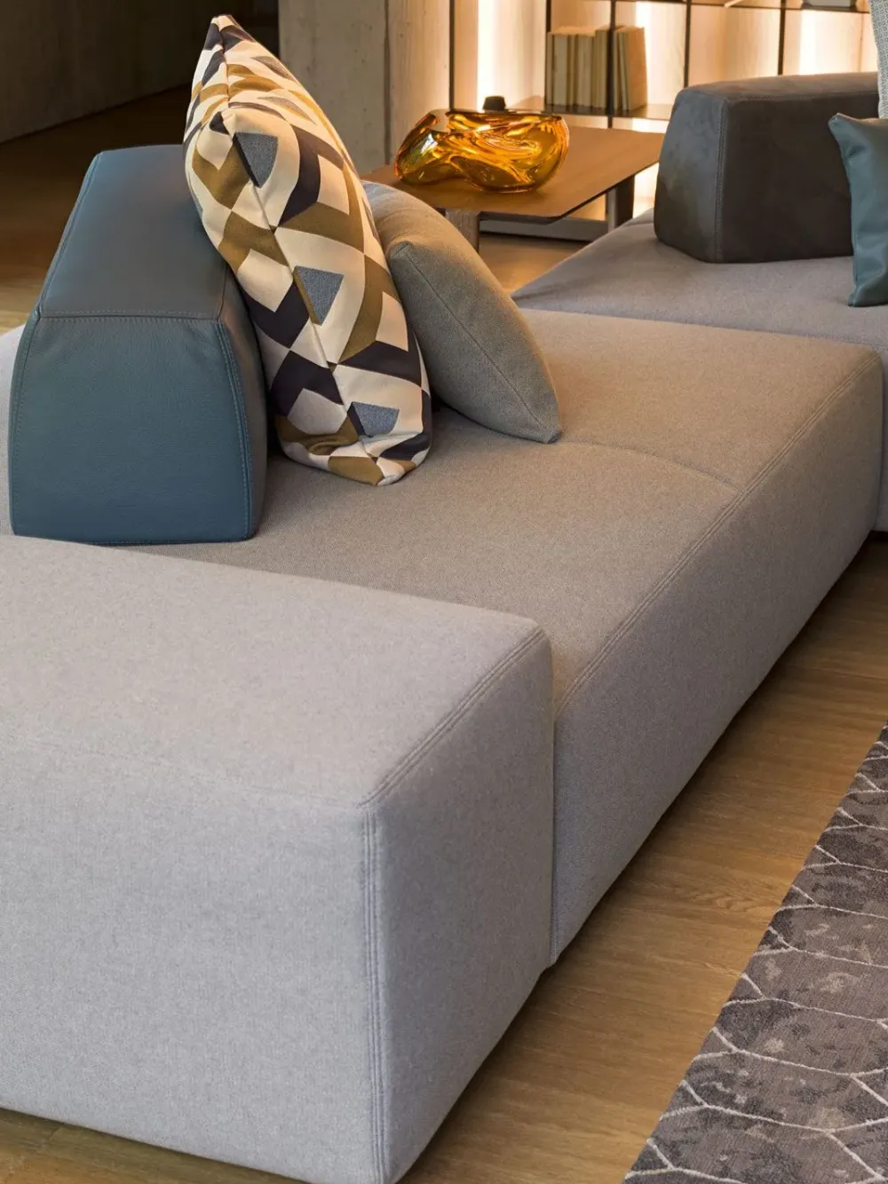 Divano a 3 posti modello Softbench di a prezzo riservato^Flou New