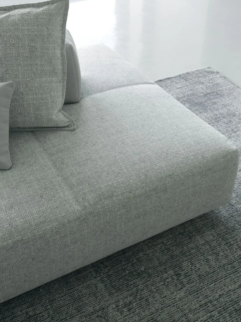 Divano a 3 posti modello Softbench di a prezzo riservato^Flou New