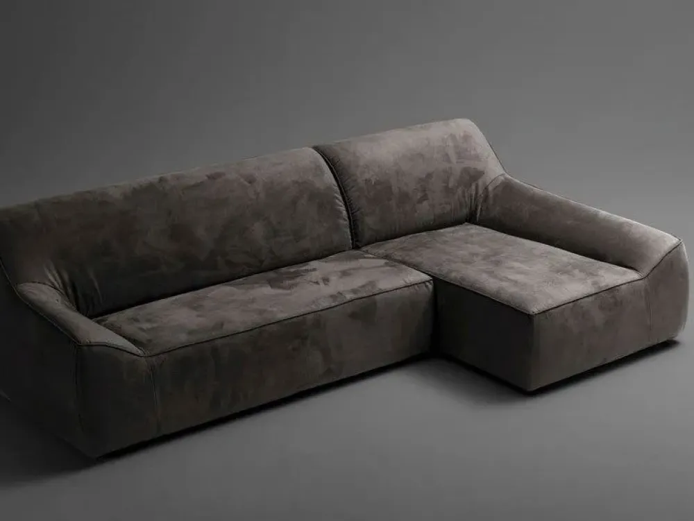 Sale Divano Alfred di in stile design in Offerta Outlet Divani