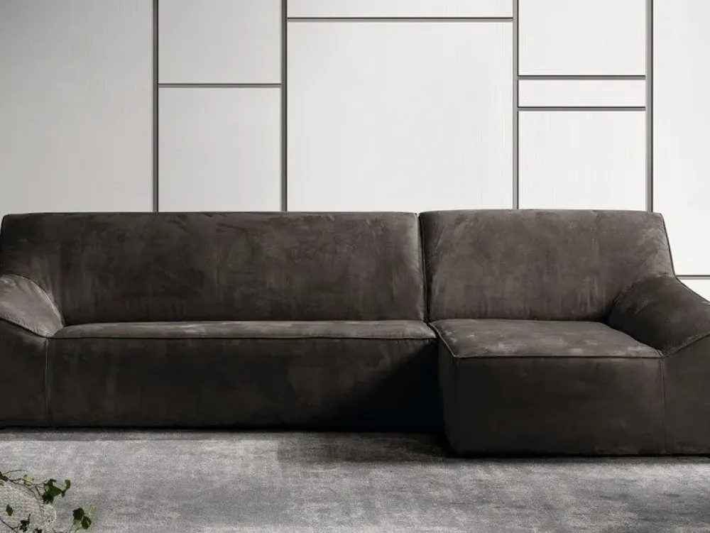 Sale Divano Alfred di in stile design in Offerta Outlet Divani