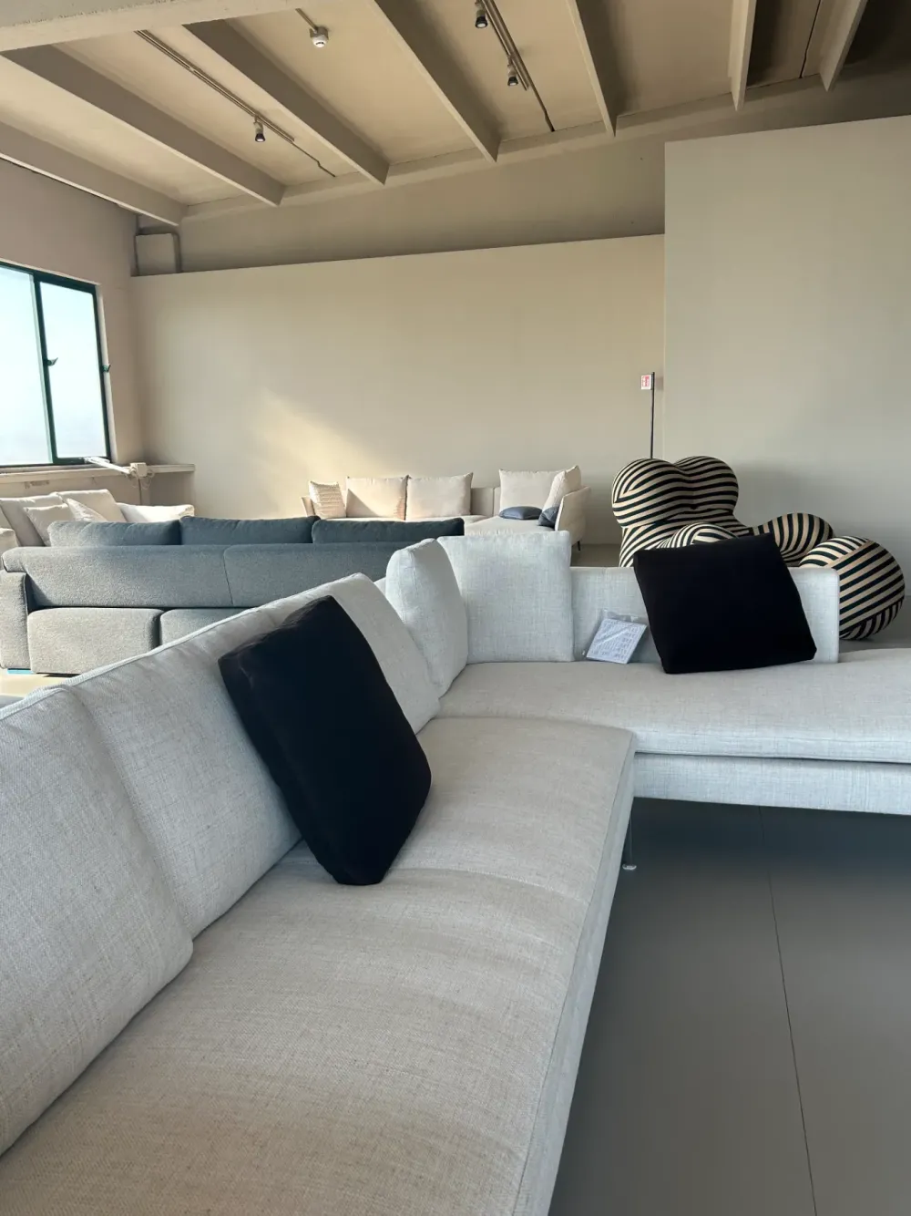 Divano Angolare Charles di a prezzo ribassato^B&B Italia Hot