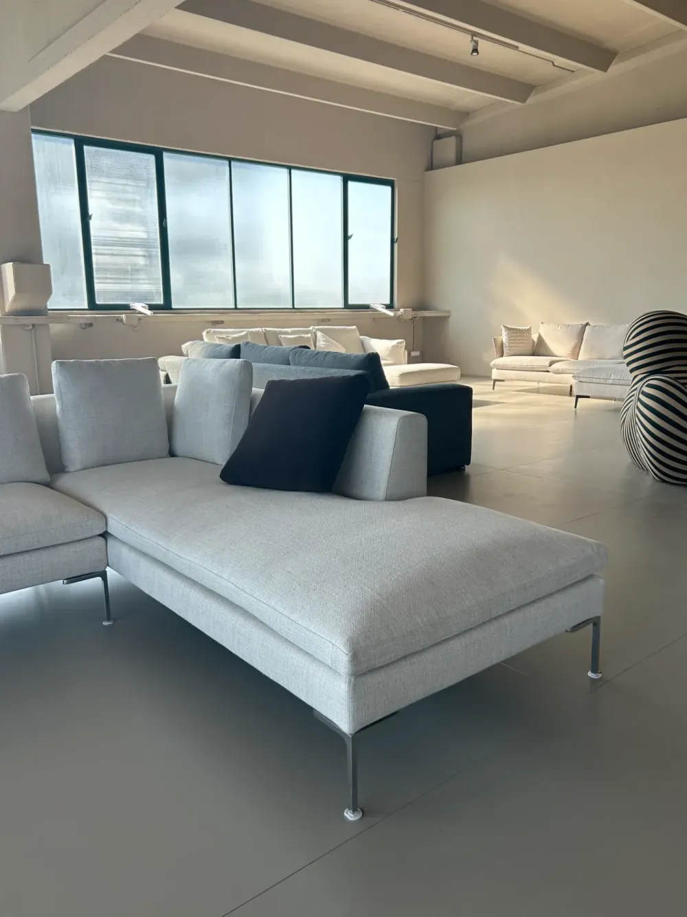 Divano Angolare Charles di a prezzo ribassato^B&B Italia Hot