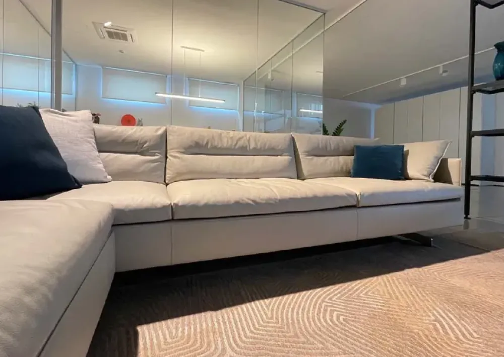 Divano Angolare Grantorino a 15028€^Poltrona Frau Online