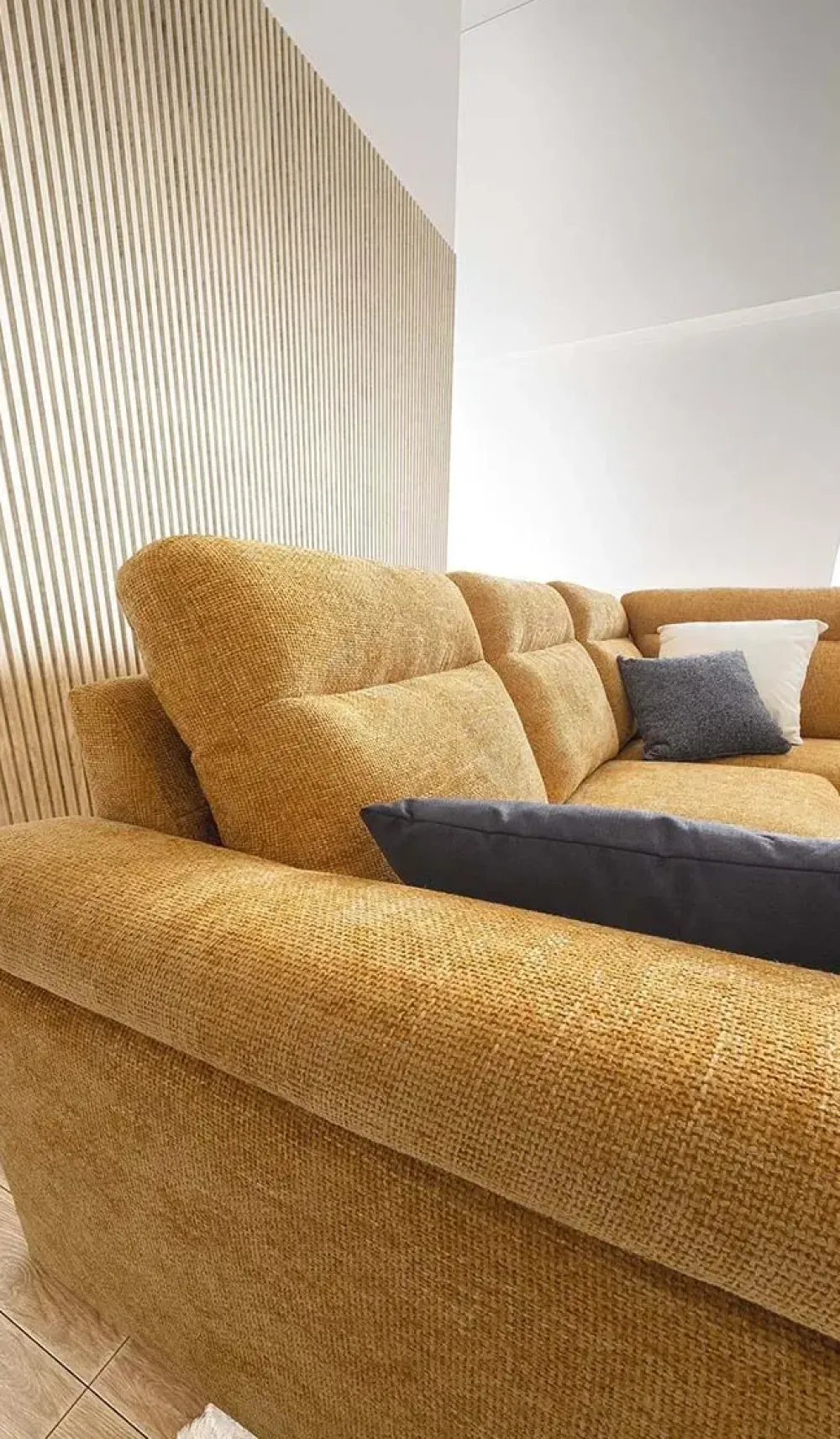 Divano Bellargo b in Tessuto sfoderabile di scontato 34%^Le Comfort Best