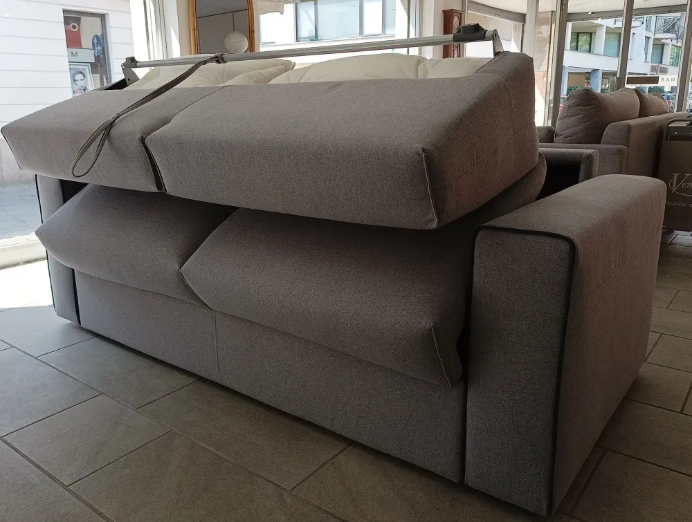 Divano Brian in Tessuto sfoderabile di scontato 12%^Family Bedding Sale