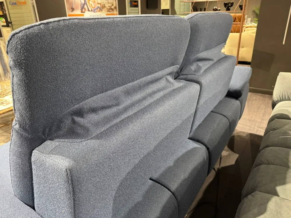 Divano Cassandra di in stile design a prezzo scontato^Gamma