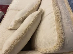 Collezione esclusiva Divano Classico in Tessuto non sfoderabile di scontato 50%- Divani