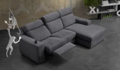 Outlet Divano Con penisola Divano-relax mod.renè con meccanismo elettrico in promo-sconto del 50% di a prezzo scontato Divani