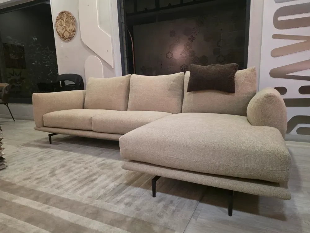 Calia Divano Con penisola Divano dragees spedibile a 3450 Euro- Divani