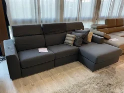 Divano con penisola in Tessuto Quasar  ^Doimo Salotti New