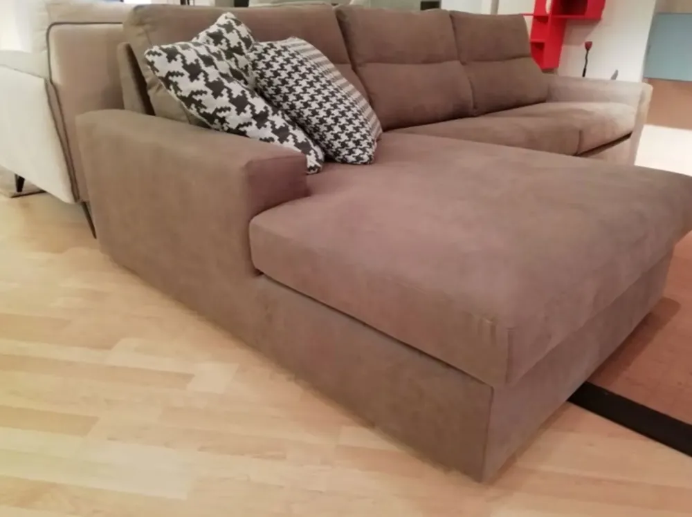 Rigosalotti Divano con penisola Kommodo a prezzi outlet- Divani