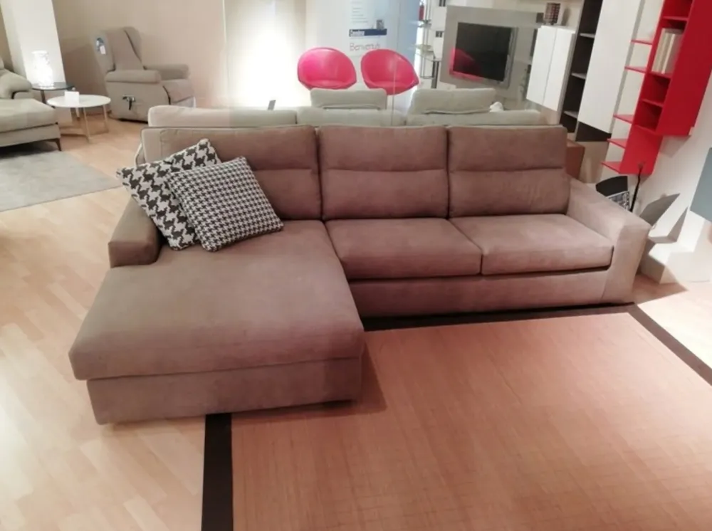 Rigosalotti Divano con penisola Kommodo a prezzi outlet- Divani