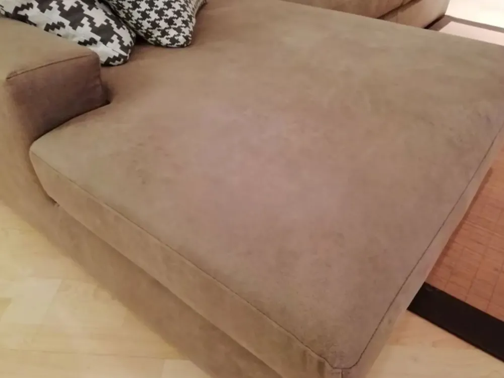 Rigosalotti Divano con penisola Kommodo a prezzi outlet- Divani