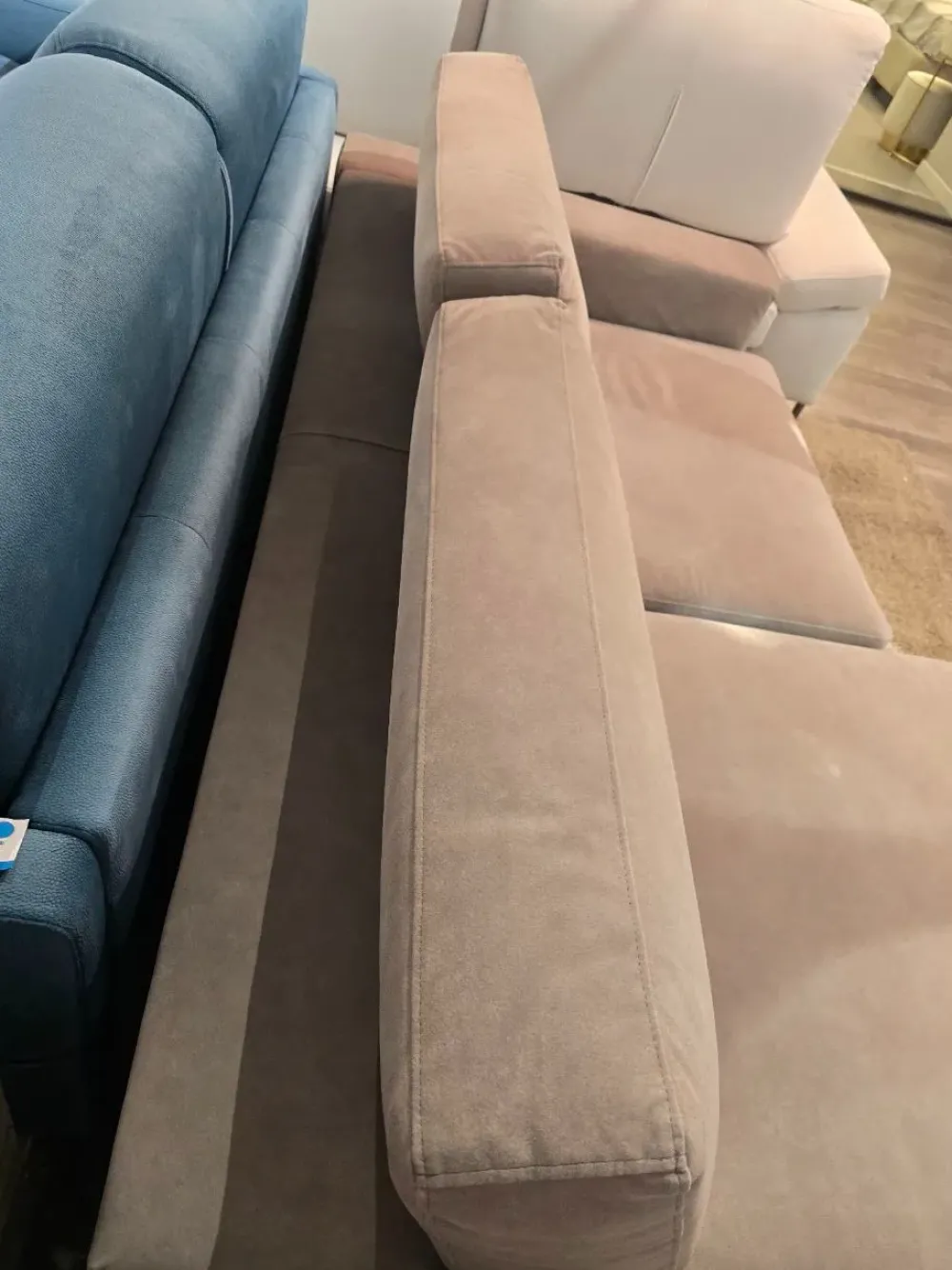 Divano Con penisola Mo26104 ad un prezzo vantaggioso^Samoa Online