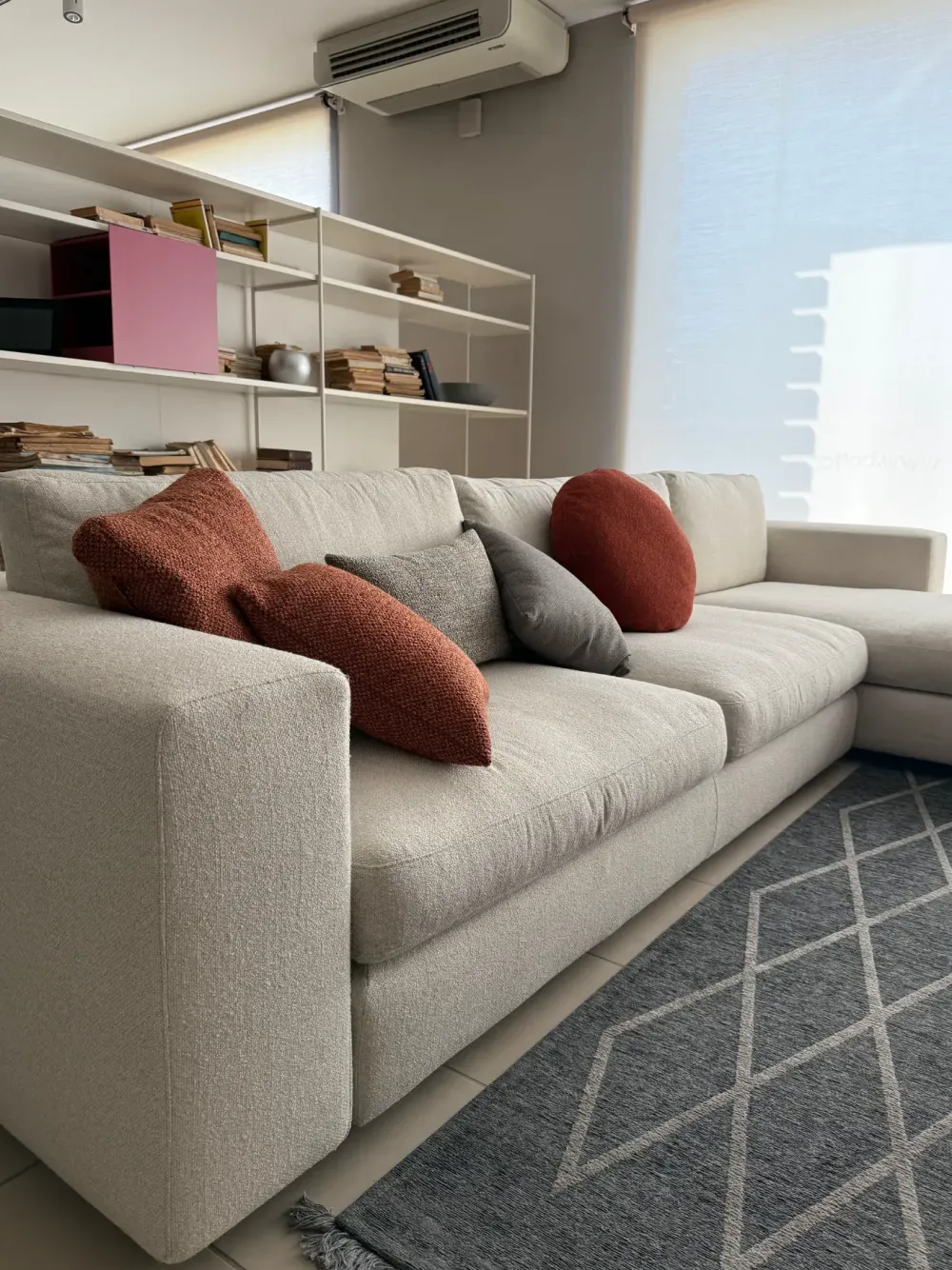 Outlet Divano Con penisola modello Urban 2 di con forte sconto Divani