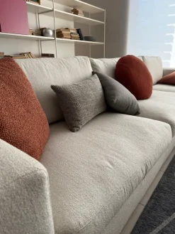 Outlet Divano Con penisola modello Urban 2 di con forte sconto Divani